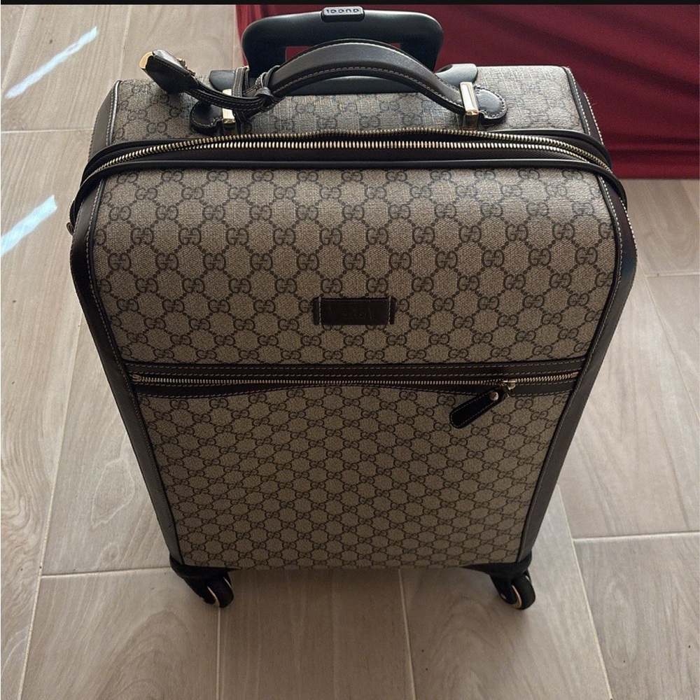 Real authentic Gucci suitcase carry on size great condition